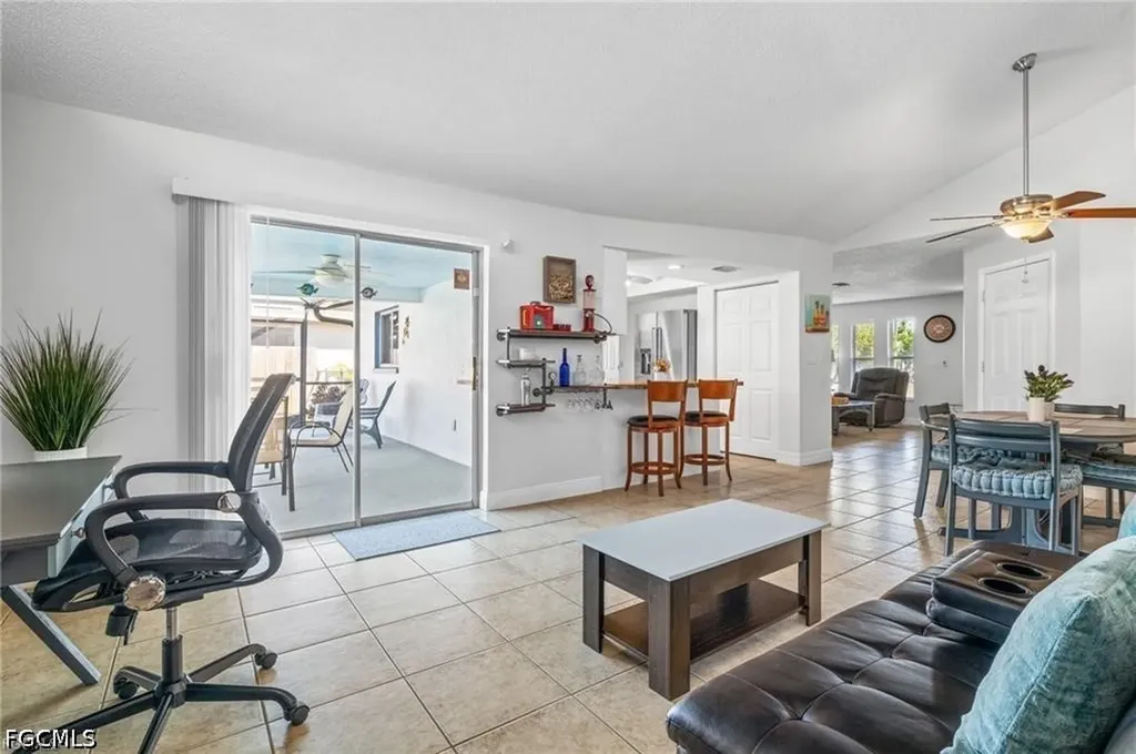 1015 SE 25th Lane Cape Coral FL 33904
