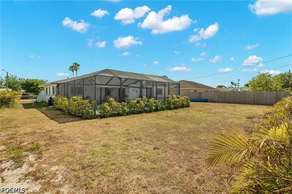 1015 SE 25th Lane Cape Coral FL 33904