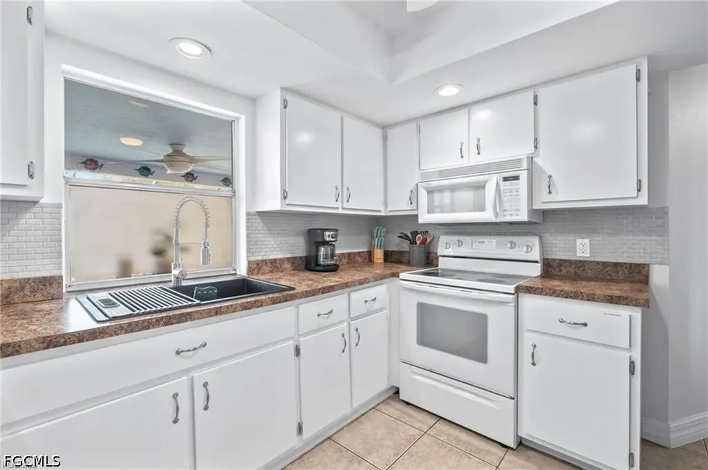 1015 SE 25th Lane Cape Coral FL 33904