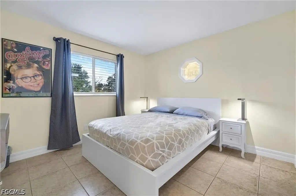 1015 SE 25th Lane Cape Coral FL 33904