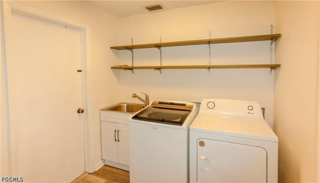 5654 Eichen Circle W Fort Myers FL 33919