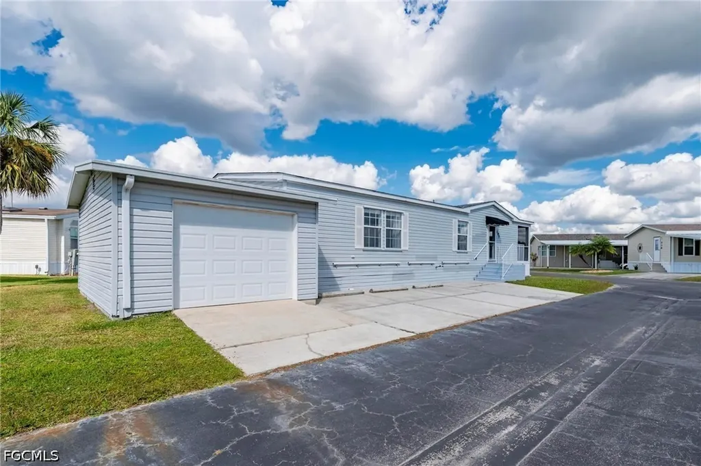 1000 Kings Highway Port Charlotte FL 33980