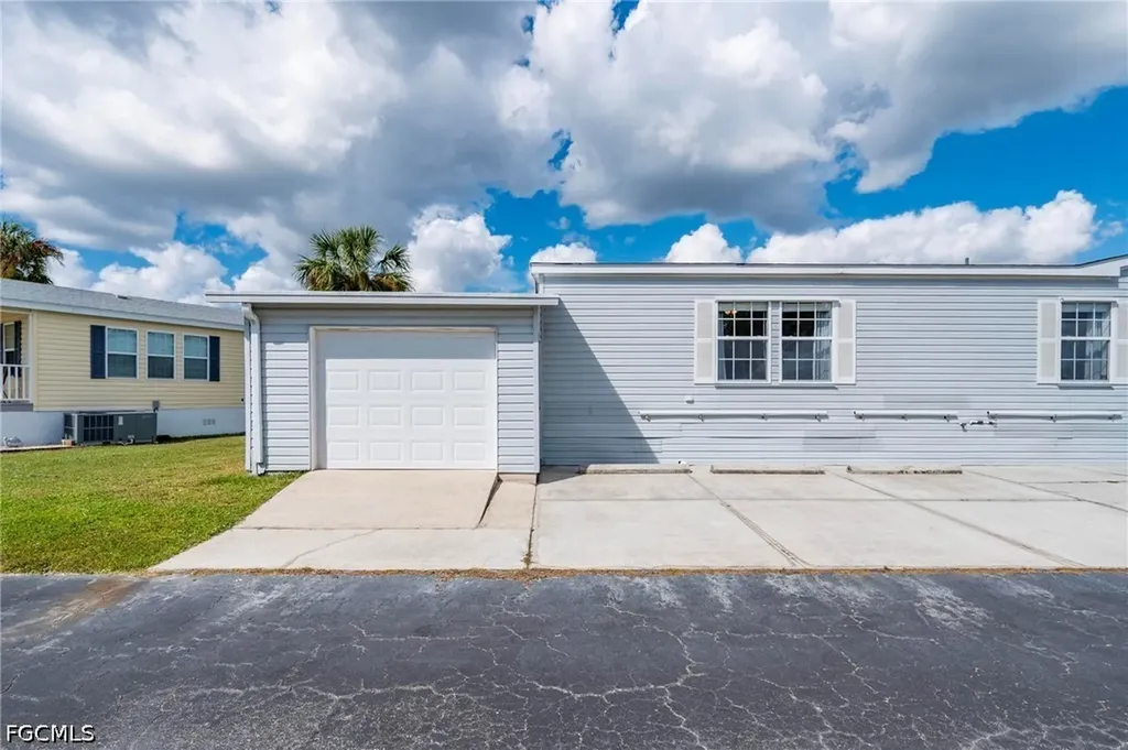 1000 Kings Highway Port Charlotte FL 33980