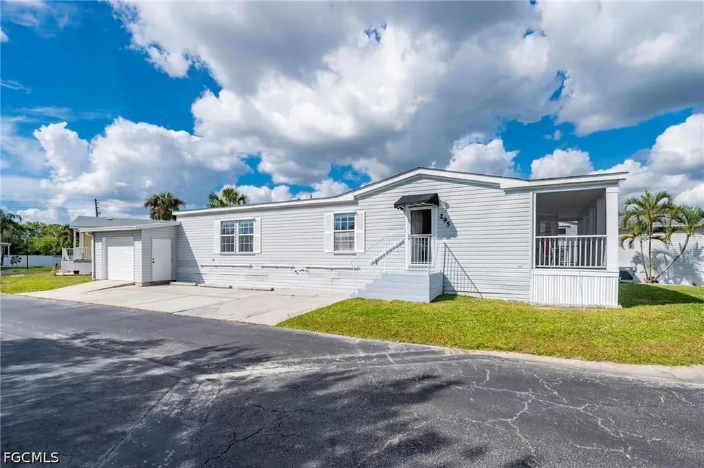 1000 Kings Highway Port Charlotte FL 33980