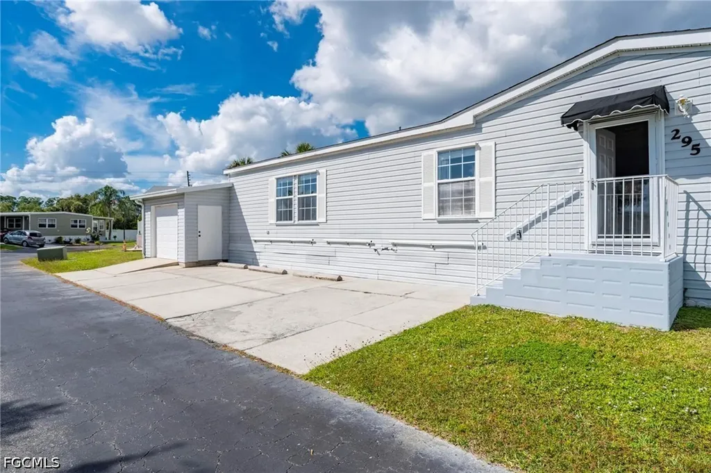 1000 Kings Highway Port Charlotte FL 33980