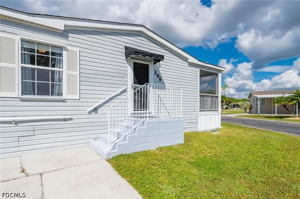 1000 Kings Highway Port Charlotte FL 33980
