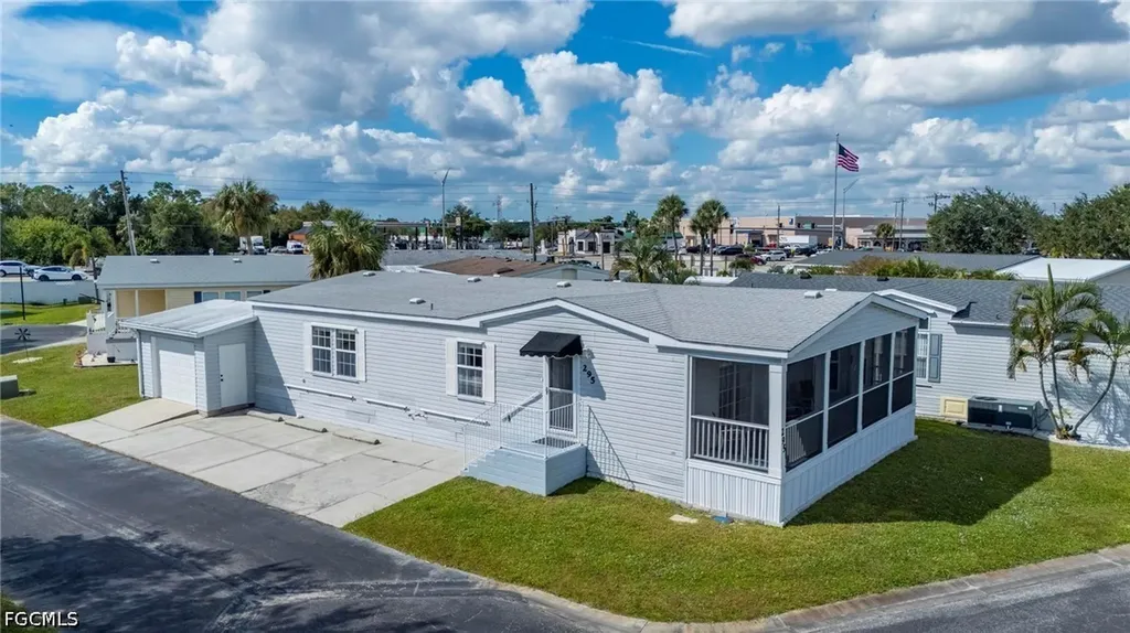 1000 Kings Highway Port Charlotte FL 33980