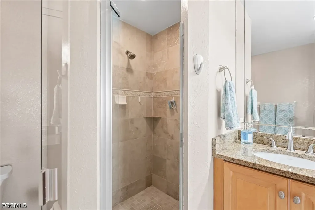 4566 SE 5th Place Cape Coral FL 33904