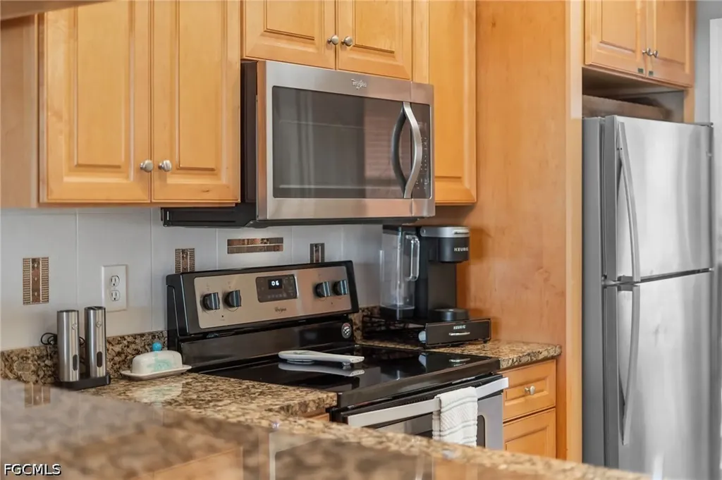 4566 SE 5th Place Cape Coral FL 33904