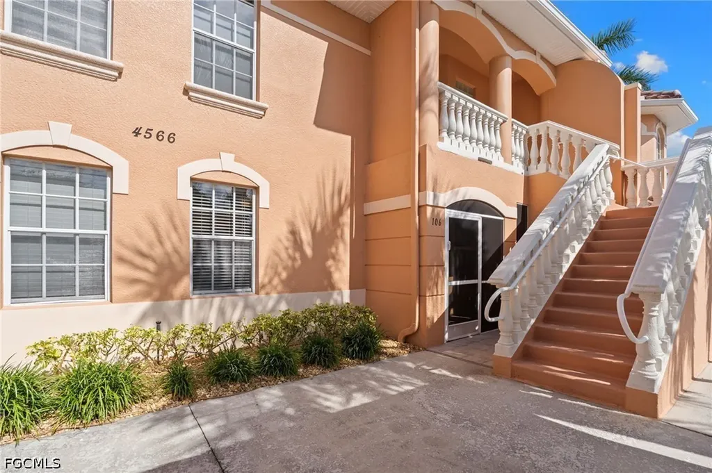 4566 SE 5th Place Cape Coral FL 33904