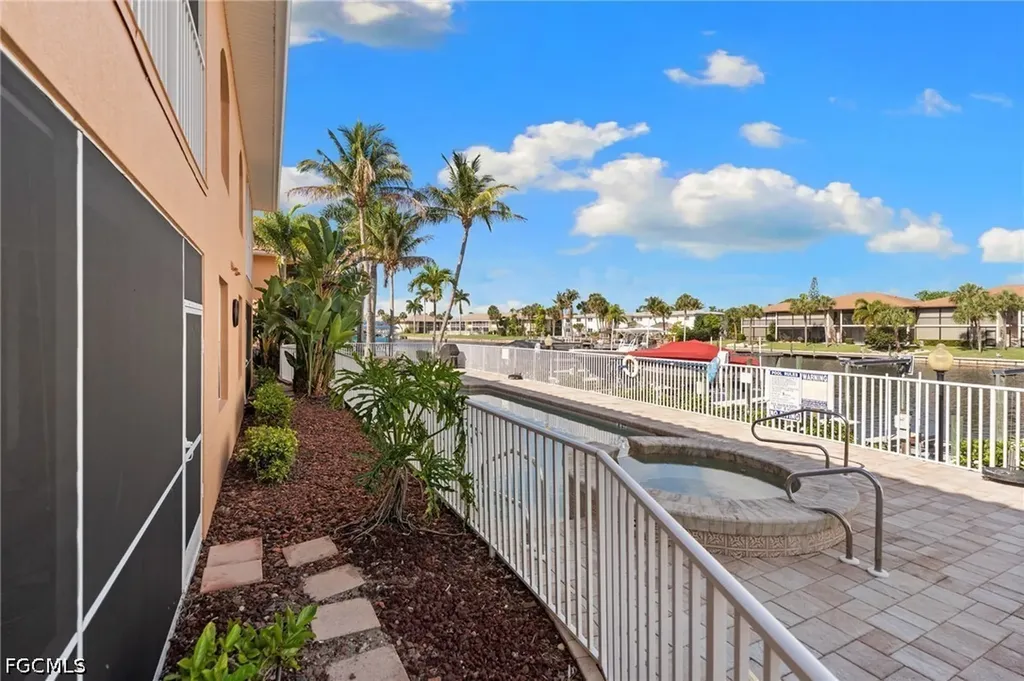 4566 SE 5th Place Cape Coral FL 33904
