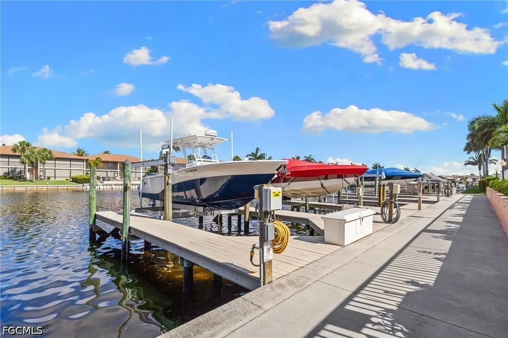 4566 SE 5th Place Cape Coral FL 33904