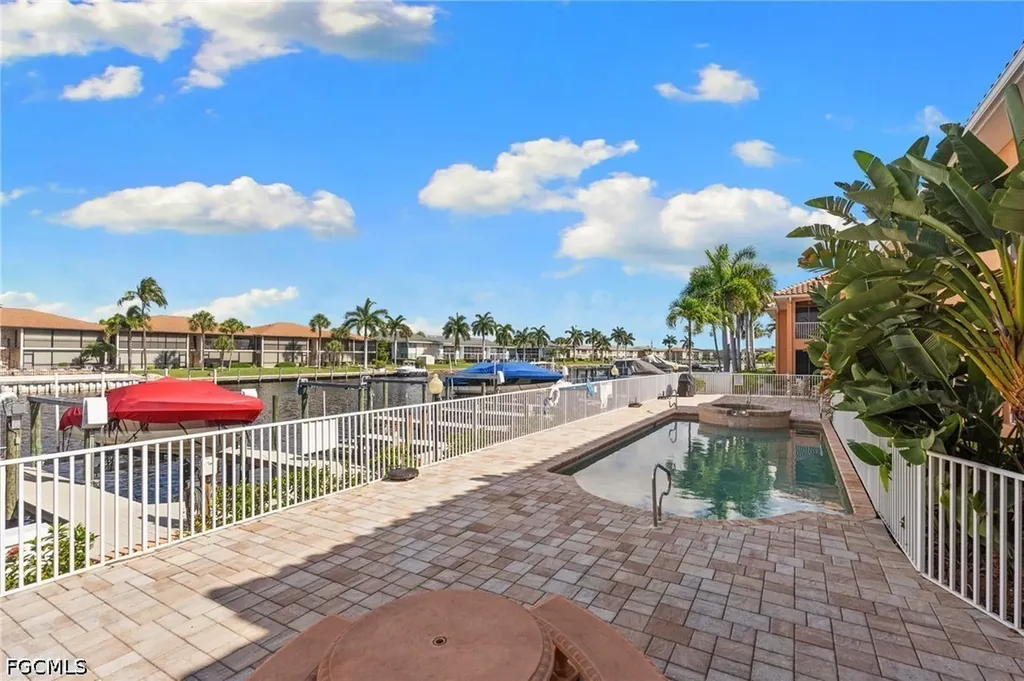4566 SE 5th Place Cape Coral FL 33904