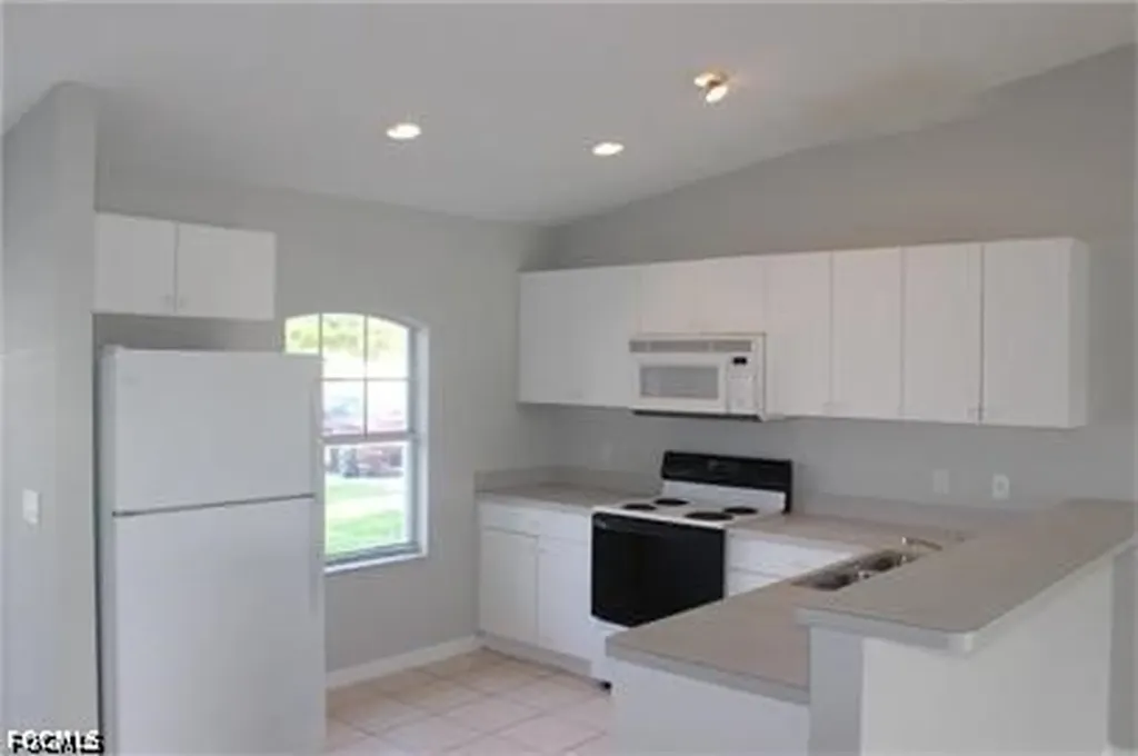 1817 Santa Barbara Boulevard Cape Coral FL 33991