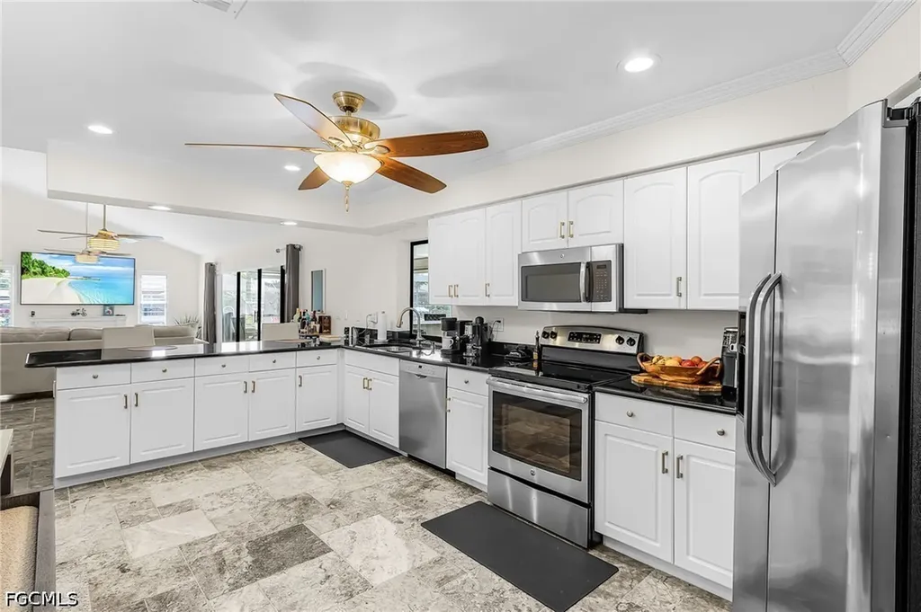 2607 SE 23rd Avenue Cape Coral FL 33904