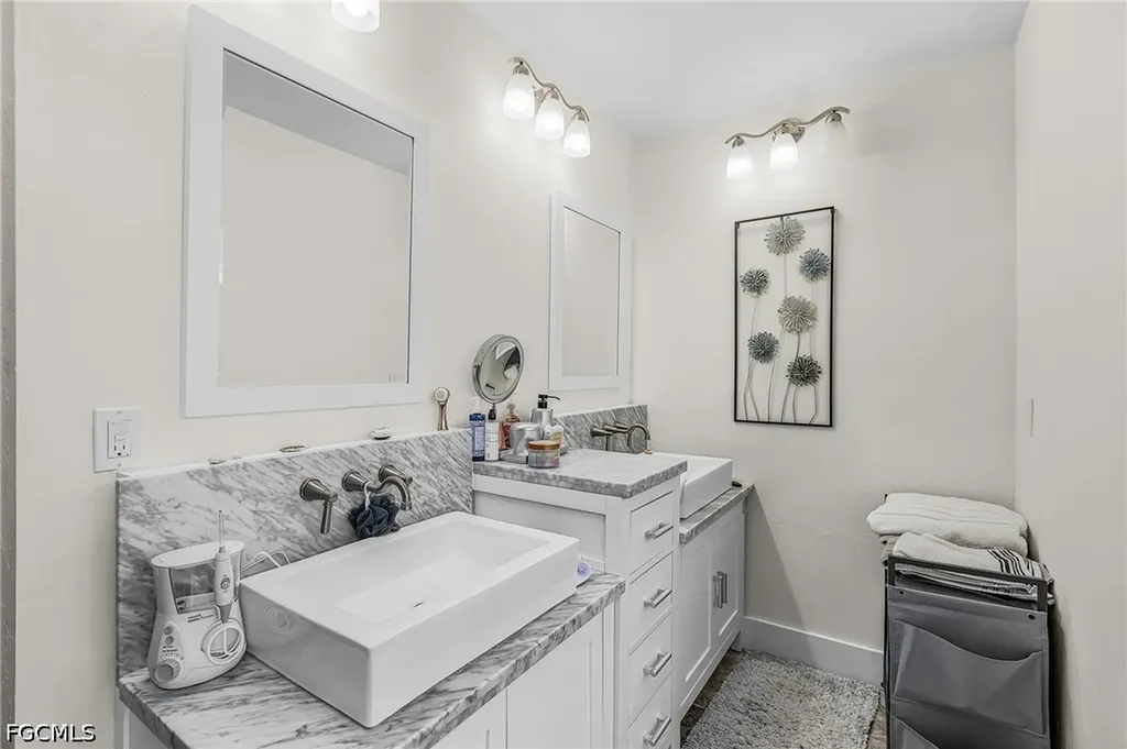 2607 SE 23rd Avenue Cape Coral FL 33904