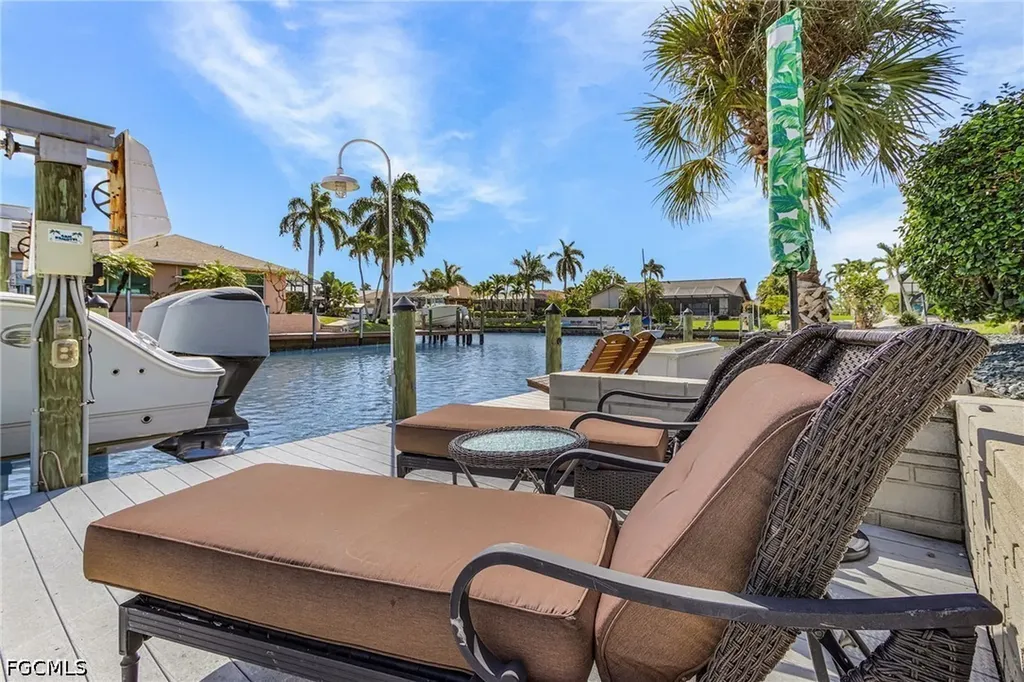 2607 SE 23rd Avenue Cape Coral FL 33904