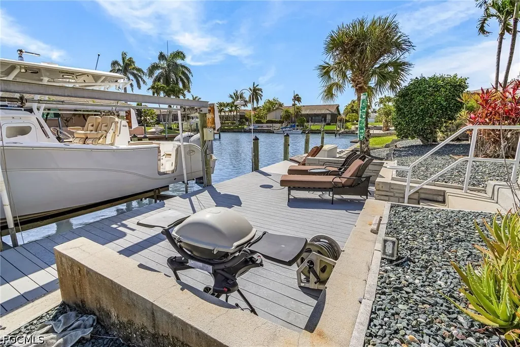 2607 SE 23rd Avenue Cape Coral FL 33904