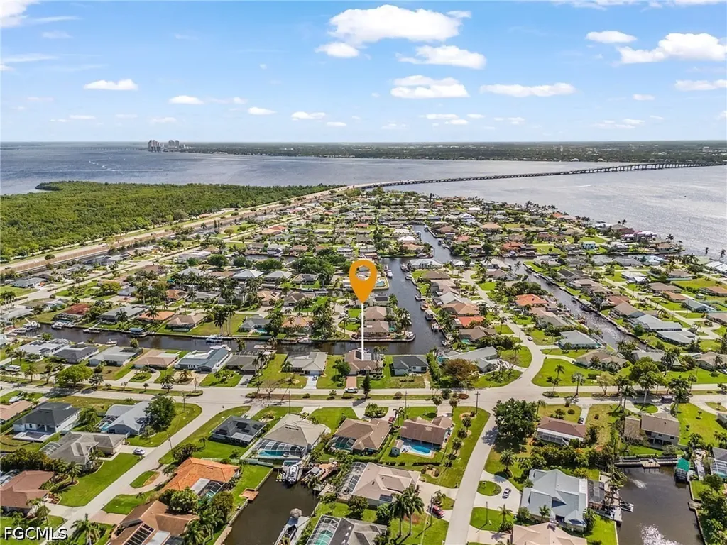 2607 SE 23rd Avenue Cape Coral FL 33904