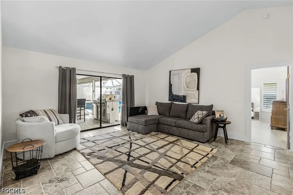 2607 SE 23rd Avenue Cape Coral FL 33904