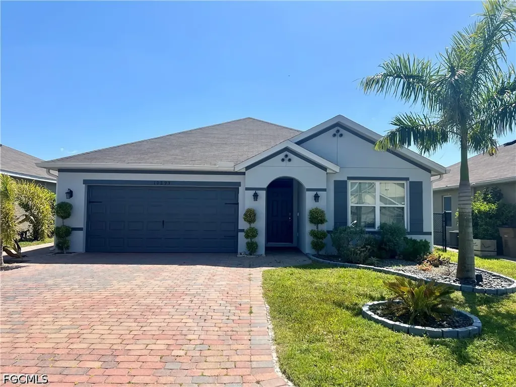10293 Silver Pond Lane Lehigh Acres FL 33936