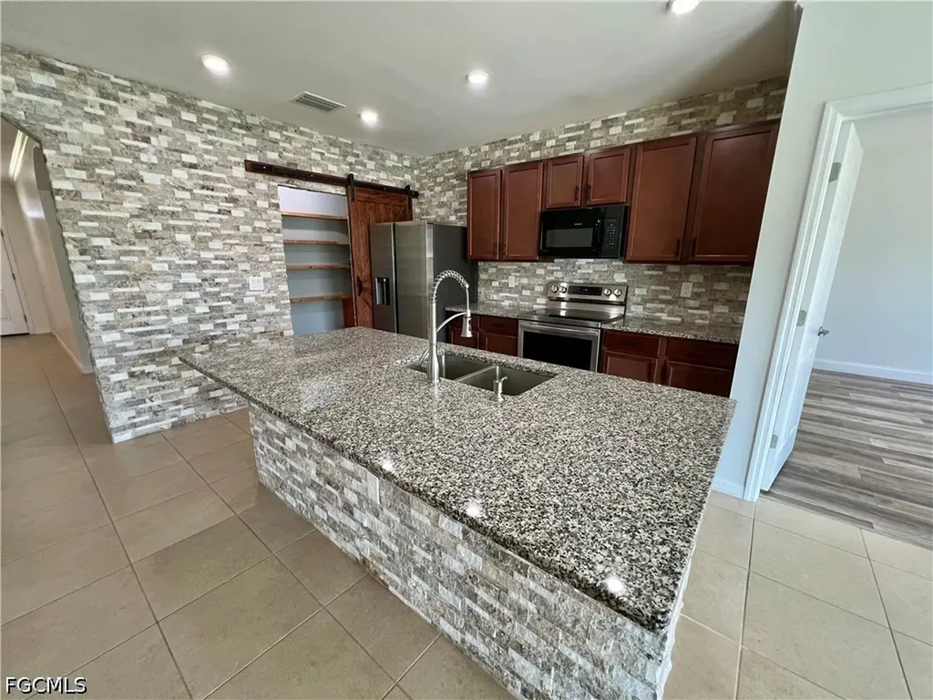 10293 Silver Pond Lane Lehigh Acres FL 33936