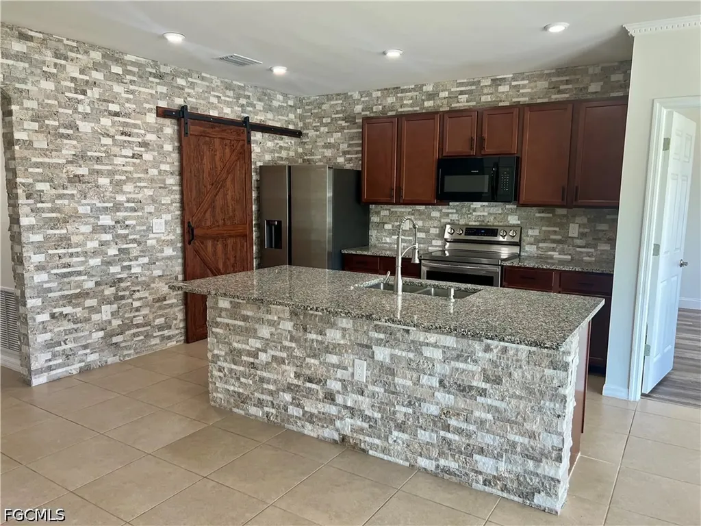 10293 Silver Pond Lane Lehigh Acres FL 33936