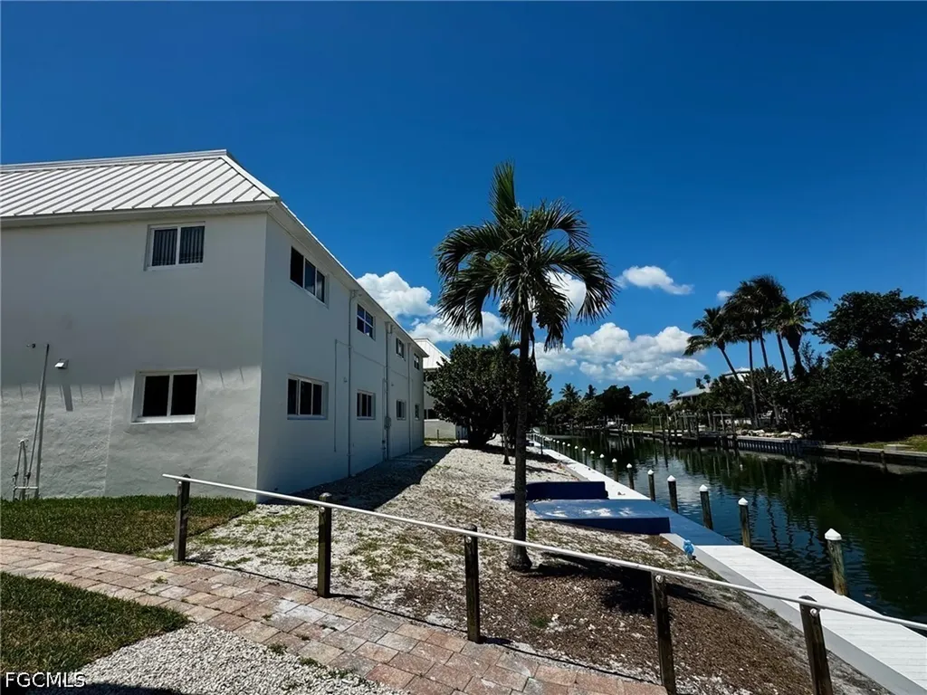 805 E Gulf Drive Sanibel FL 33957