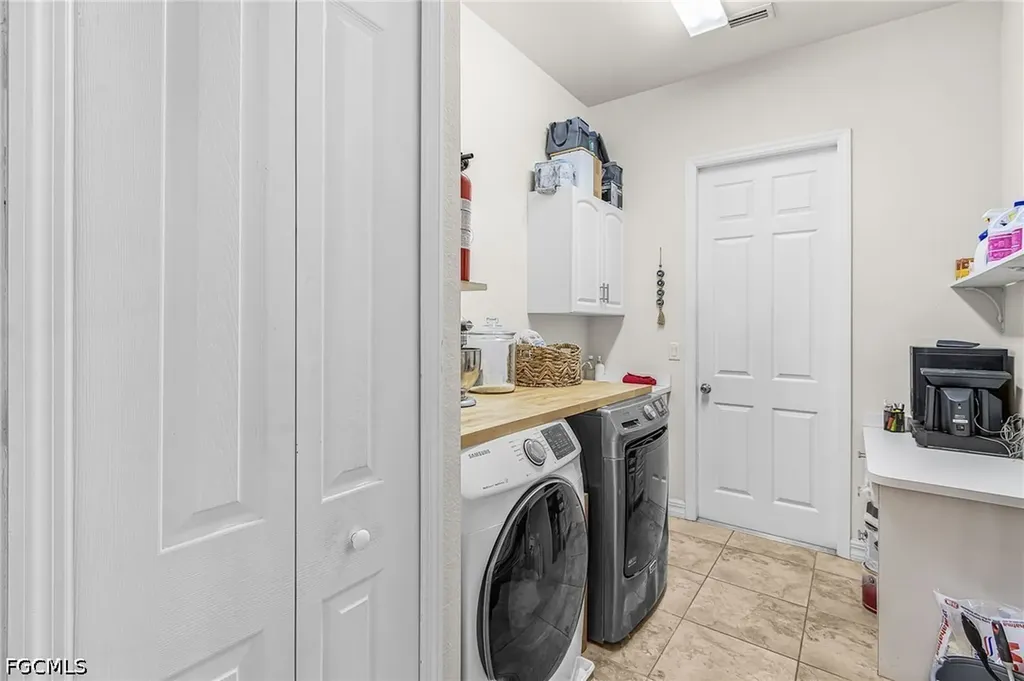 4125 Jacaranda Parkway W Cape Coral FL 33993