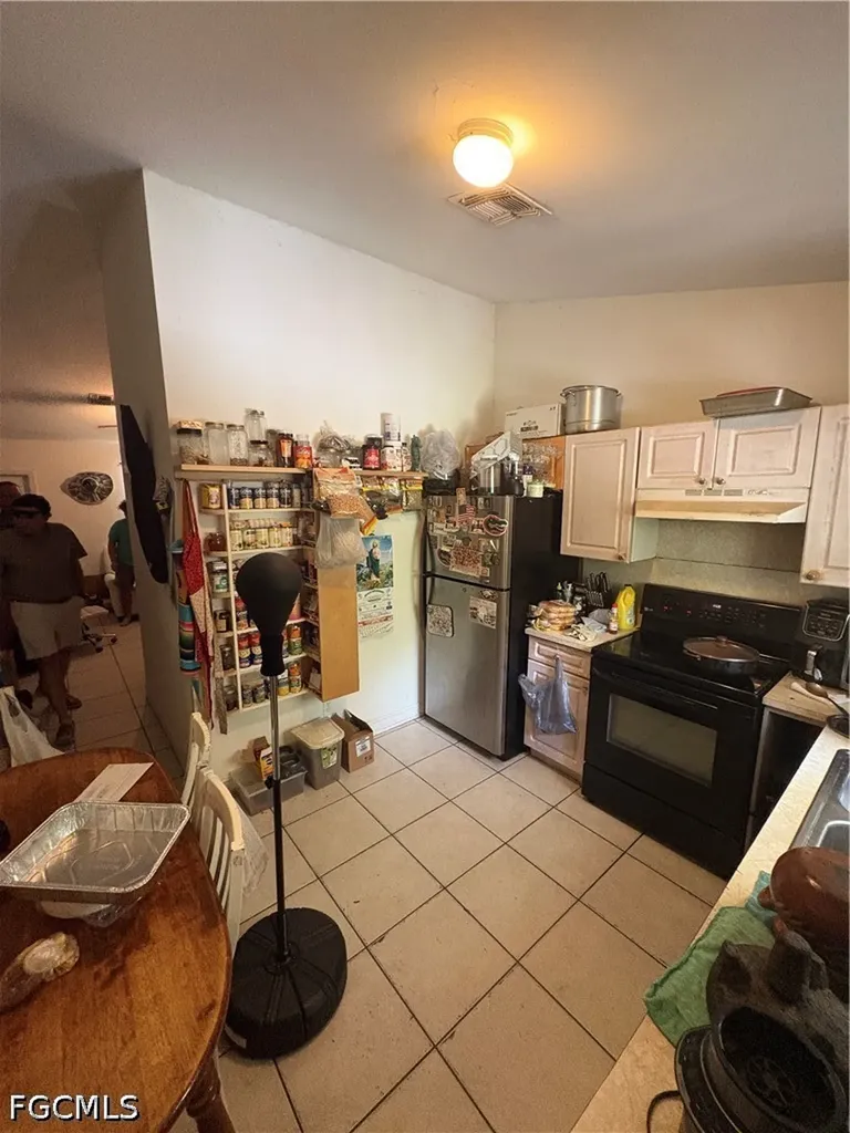 3123 Pine Tree Drive Naples FL 34112
