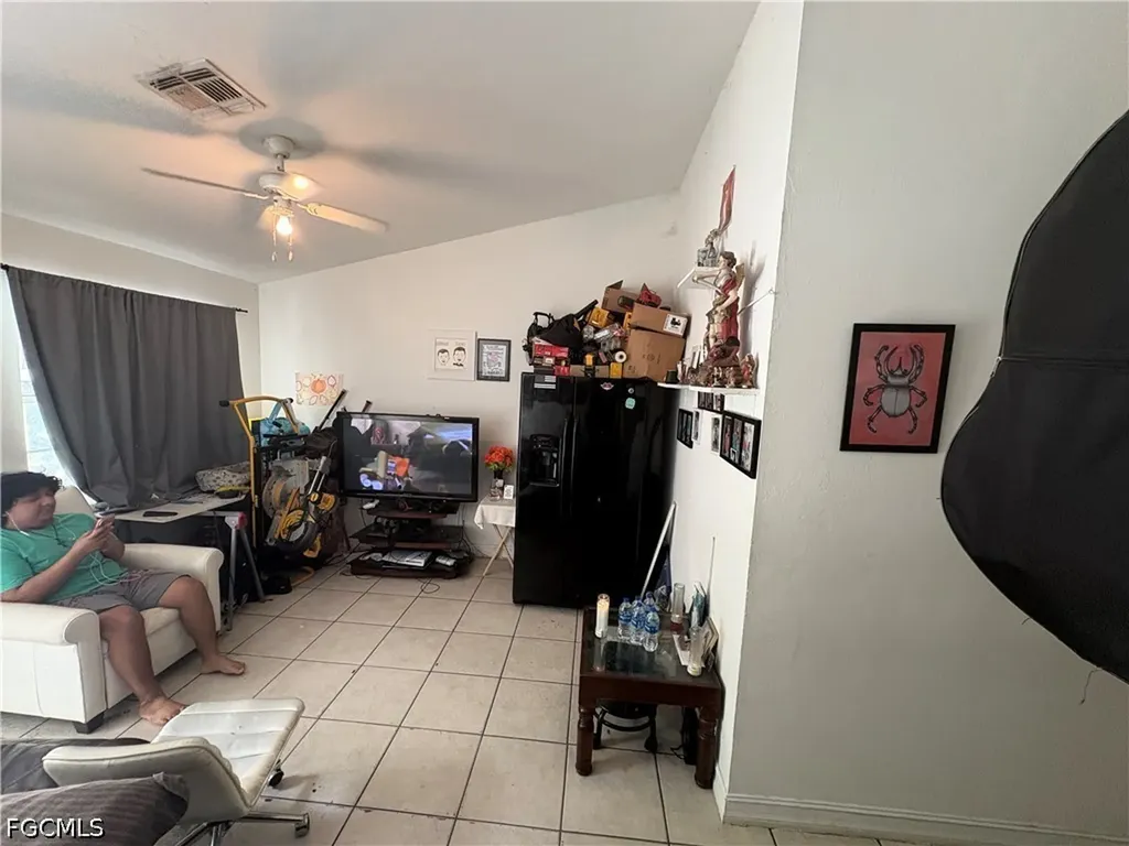 3123 Pine Tree Drive Naples FL 34112