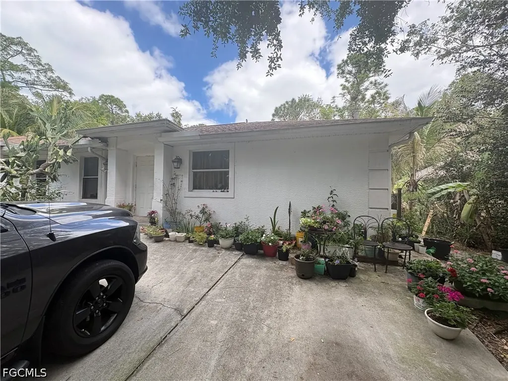 3123 Pine Tree Drive Naples FL 34112
