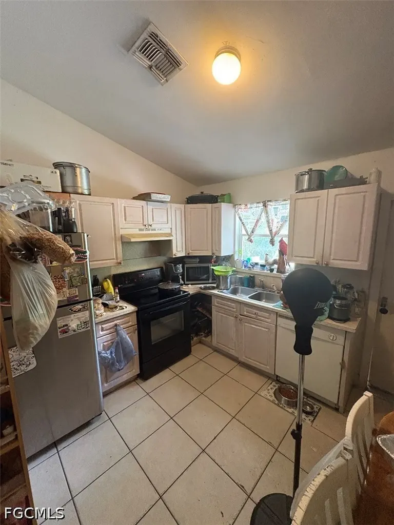 3123 Pine Tree Drive Naples FL 34112