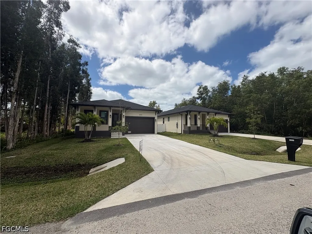 3123 Pine Tree Drive Naples FL 34112