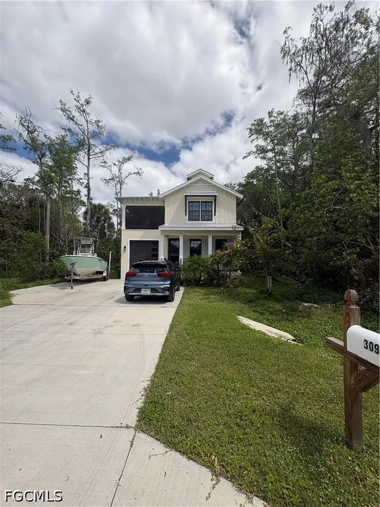 3123 Pine Tree Drive Naples FL 34112