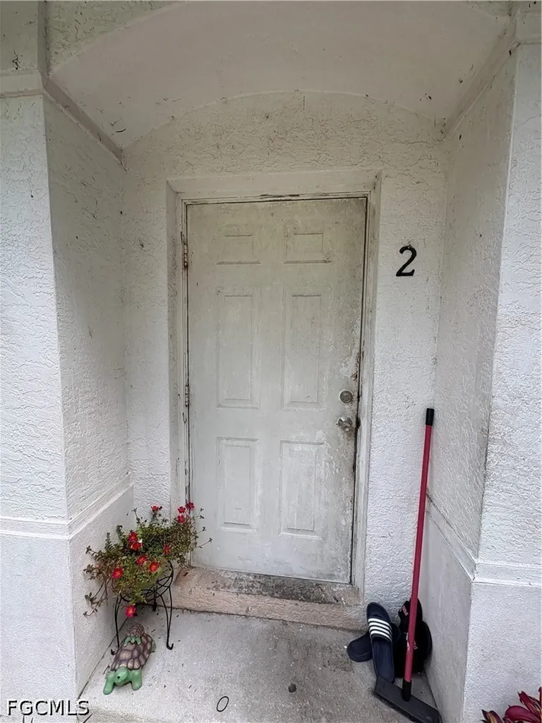 3123 Pine Tree Drive Naples FL 34112