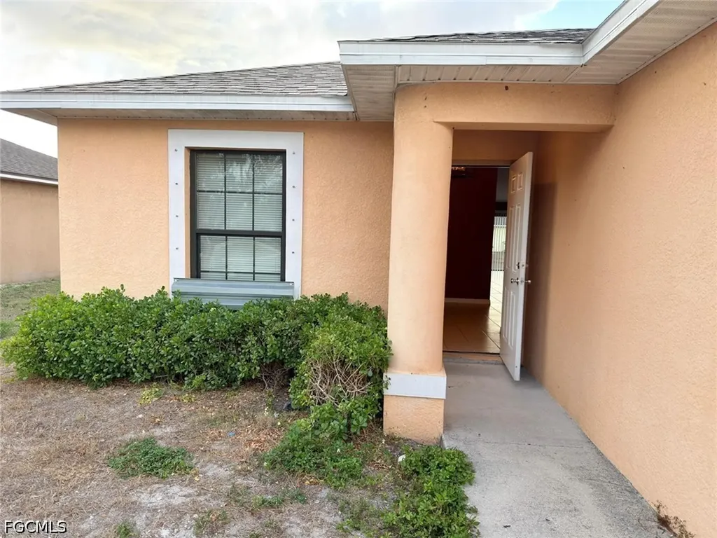4126 Skyline Boulevard Cape Coral FL 33914
