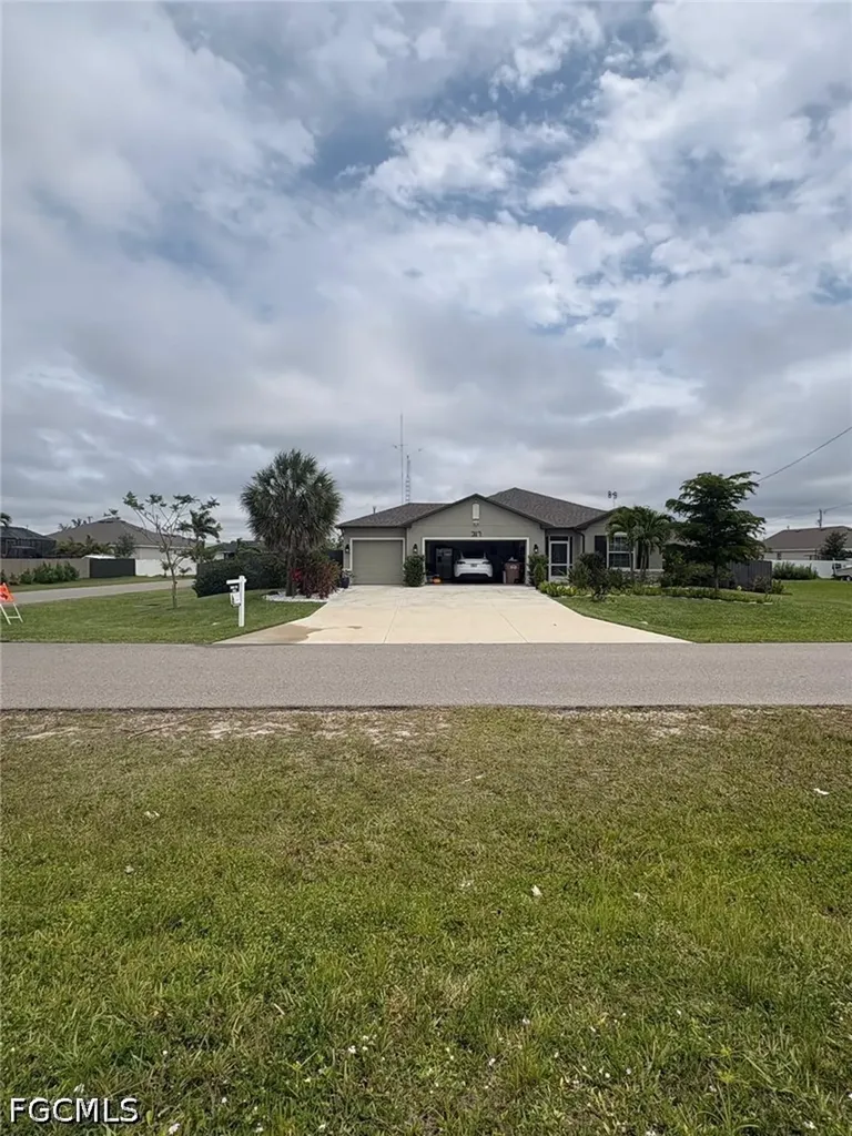 317 SW 26th Avenue Cape Coral FL 33991