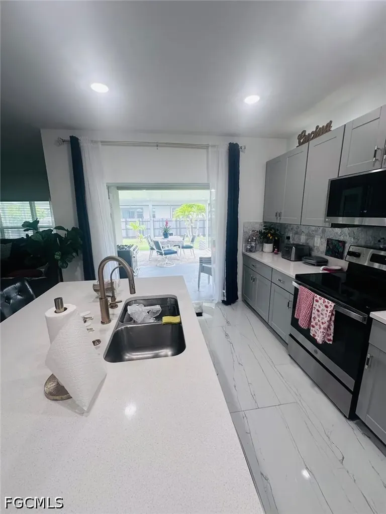 317 SW 26th Avenue Cape Coral FL 33991