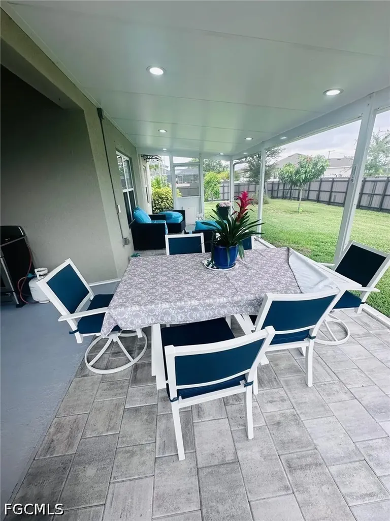 317 SW 26th Avenue Cape Coral FL 33991