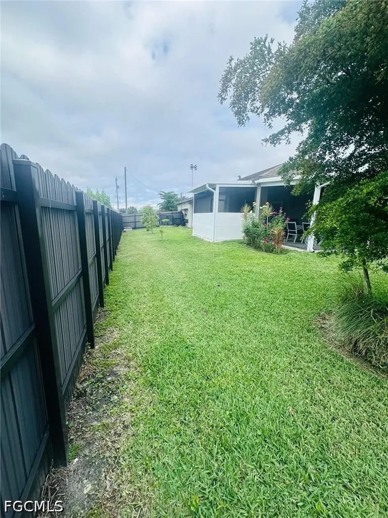 317 SW 26th Avenue Cape Coral FL 33991