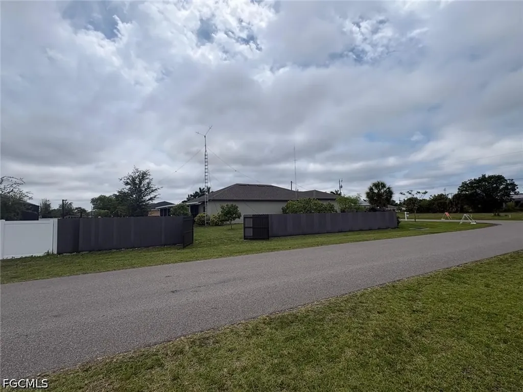 317 SW 26th Avenue Cape Coral FL 33991