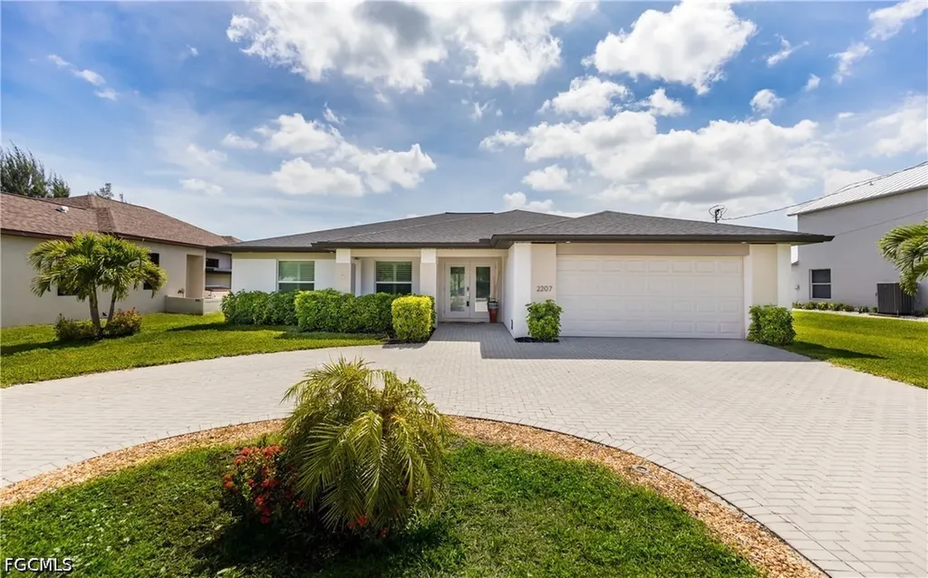 2207 Surfside Boulevard Cape Coral FL 33991