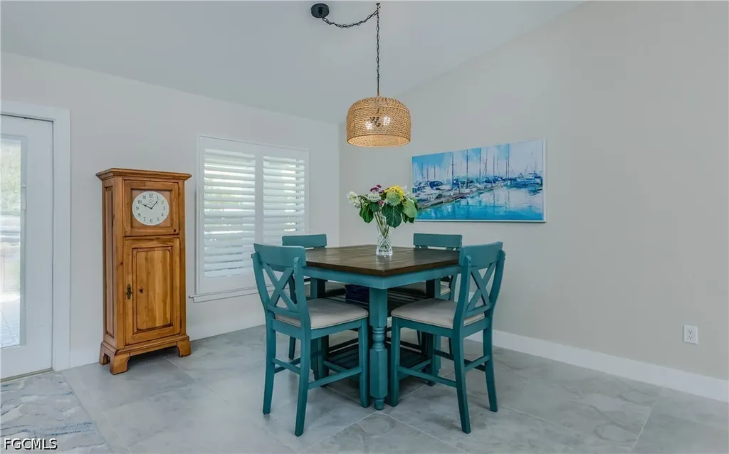 2207 Surfside Boulevard Cape Coral FL 33991