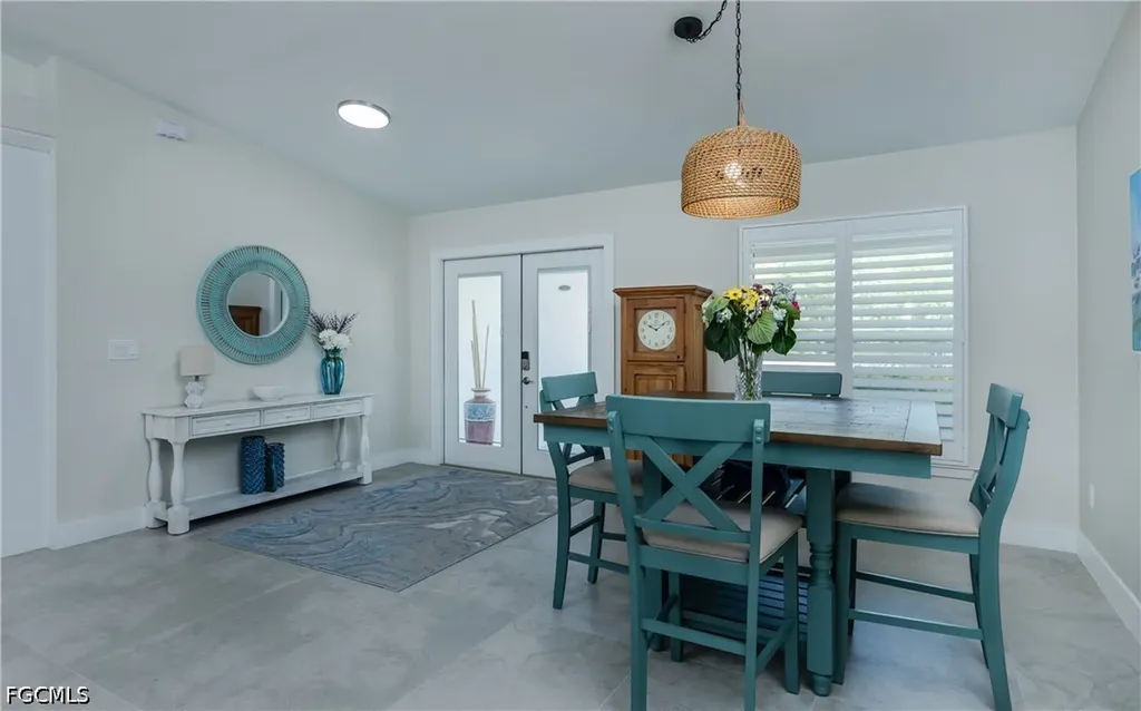 2207 Surfside Boulevard Cape Coral FL 33991