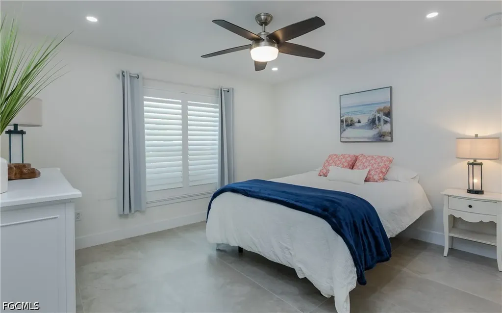 2207 Surfside Boulevard Cape Coral FL 33991