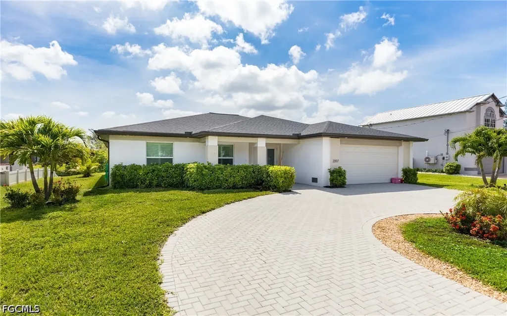 2207 Surfside Boulevard Cape Coral FL 33991