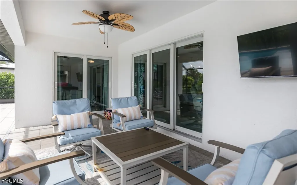 2207 Surfside Boulevard Cape Coral FL 33991