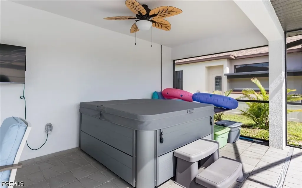 2207 Surfside Boulevard Cape Coral FL 33991