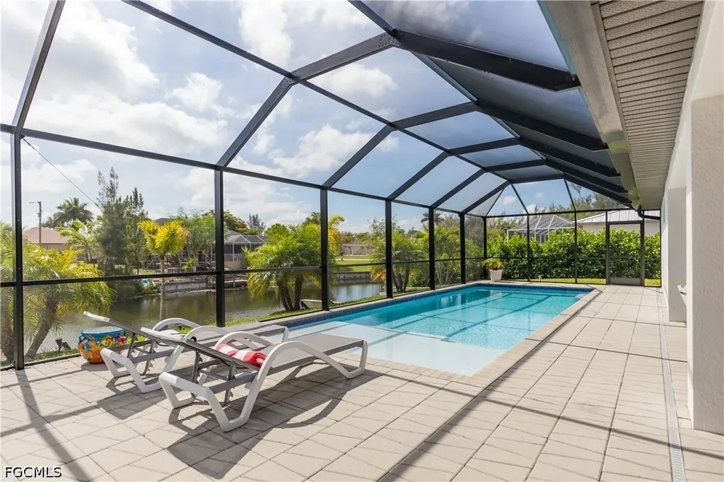 2207 Surfside Boulevard Cape Coral FL 33991